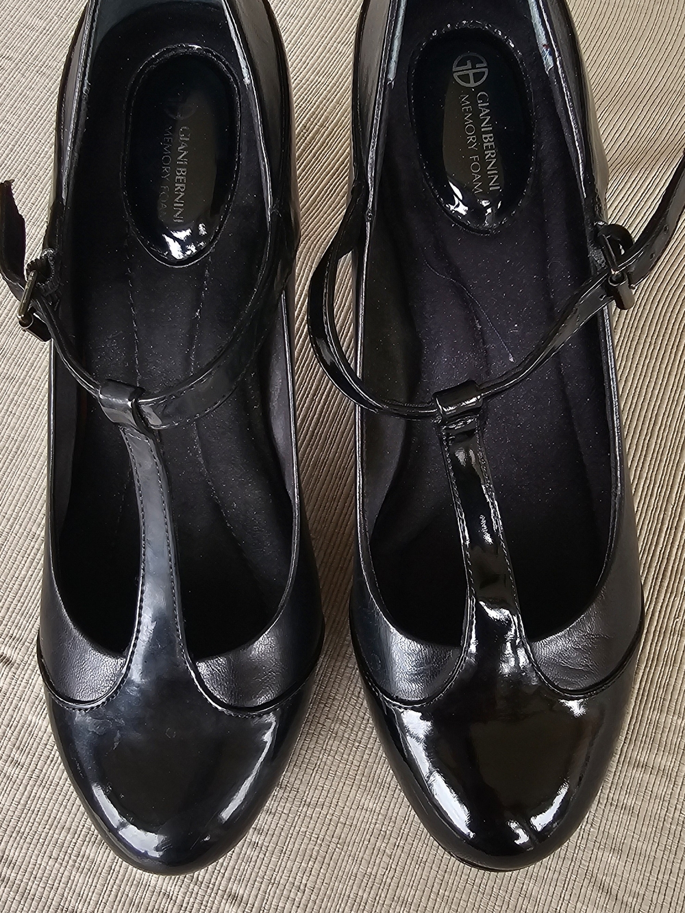 Giani Bernini Black Patent T-Strap Mary Jane Heels